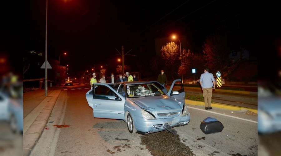 Motosikleti ile kaza yapan polis memuru ar yaraland