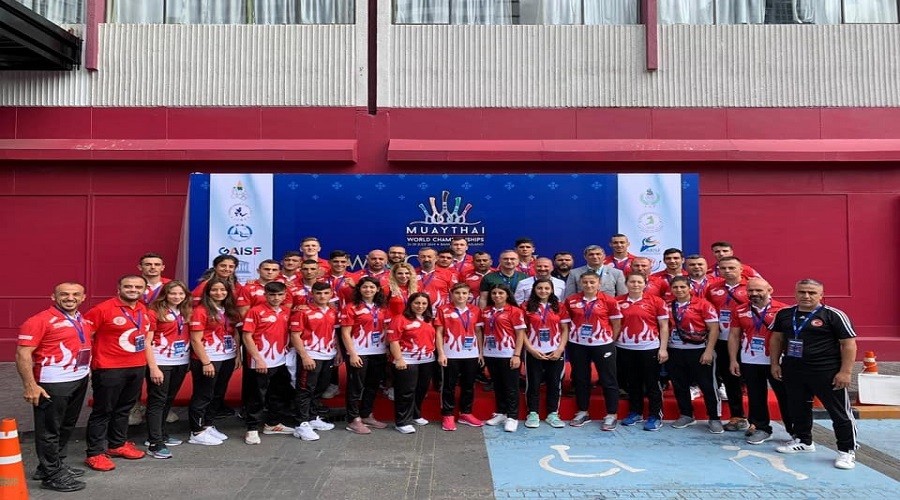 Muaythai Milli Tak�m� g��s�m�z� kabartt�