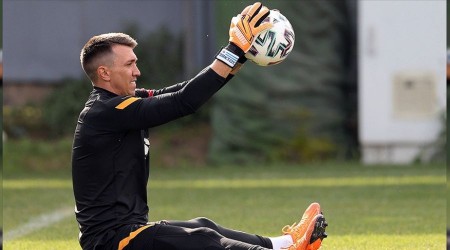 Muslera takımla çalışmalara başladı