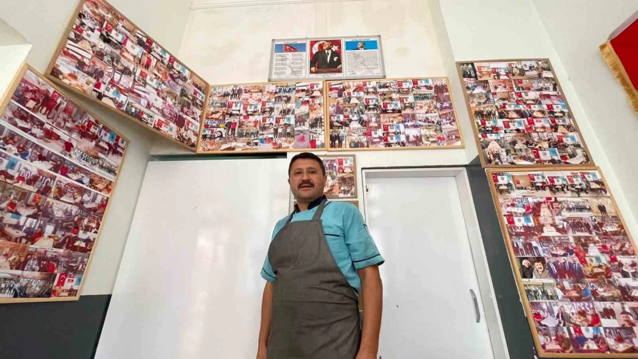Müşterileri fotoğrafları ile iş yerini fotoğraf albümüne çevirdi