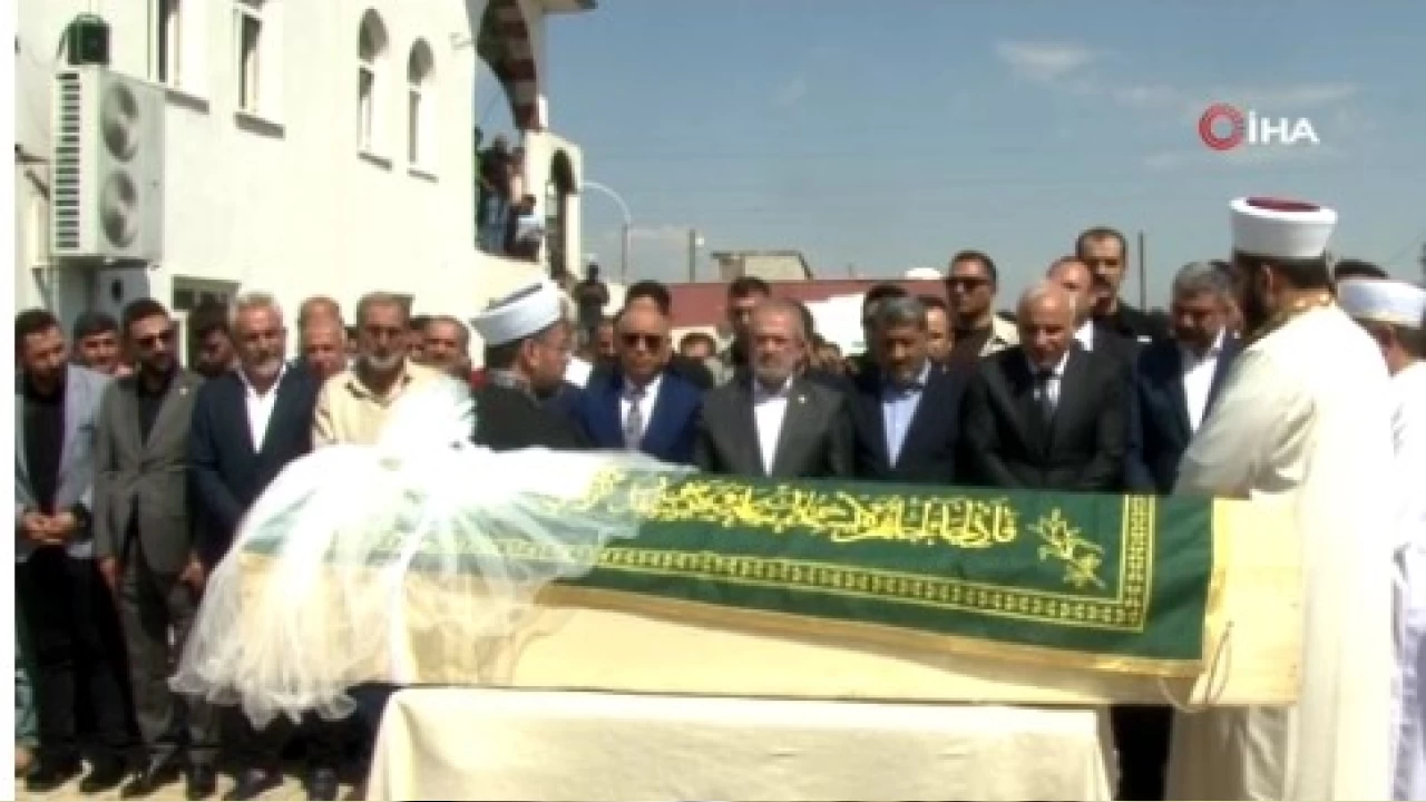 Narin son yolculuğuna uğurlandı… Aile cenazede yok