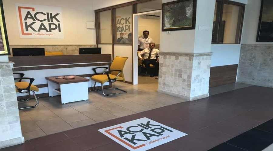 Nazilli Kaymakaml���n�n 'A��k kap�s�'