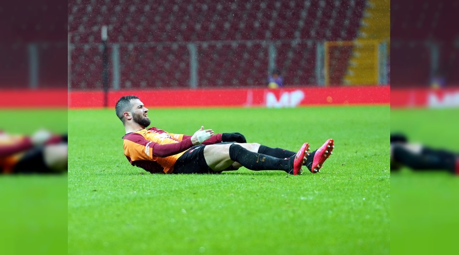 Ömer'in eli kırıldı