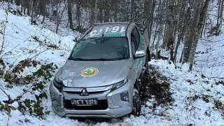 Orman İşletme Müdürlüğüne ait kamyonet şarampole yuvarlandı: 5 kişi yaralandı