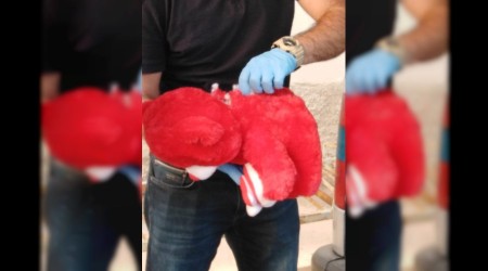 Oyuncağın içerisinden bomba çıktı