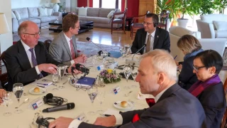 zgr zel, AB bykelileri ile bir araya geldi