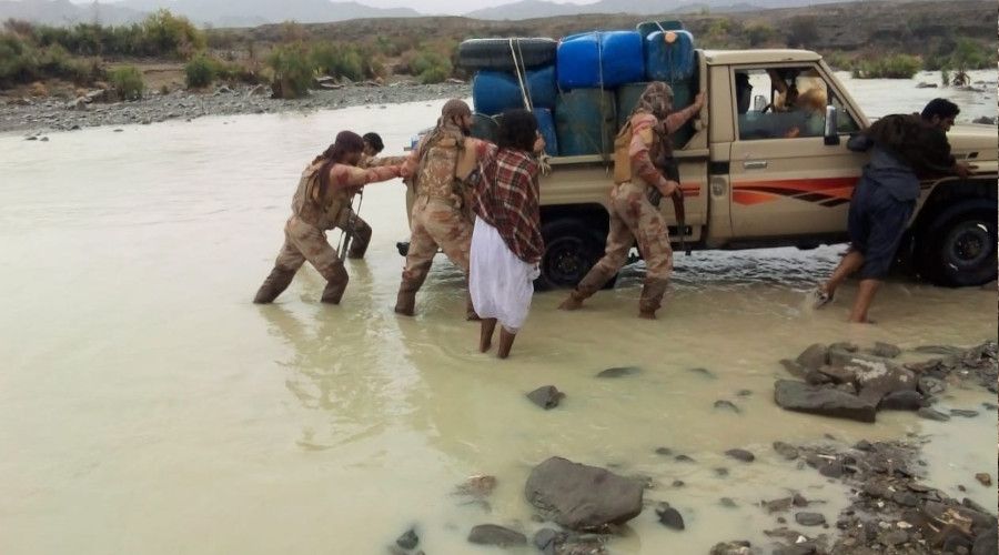 Pakistan'da şiddetli yağış en 300 evi yıktı