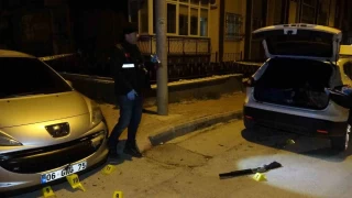 Park yeri yüzünden komşusuna kızdı, araca kurşun yağdırdı