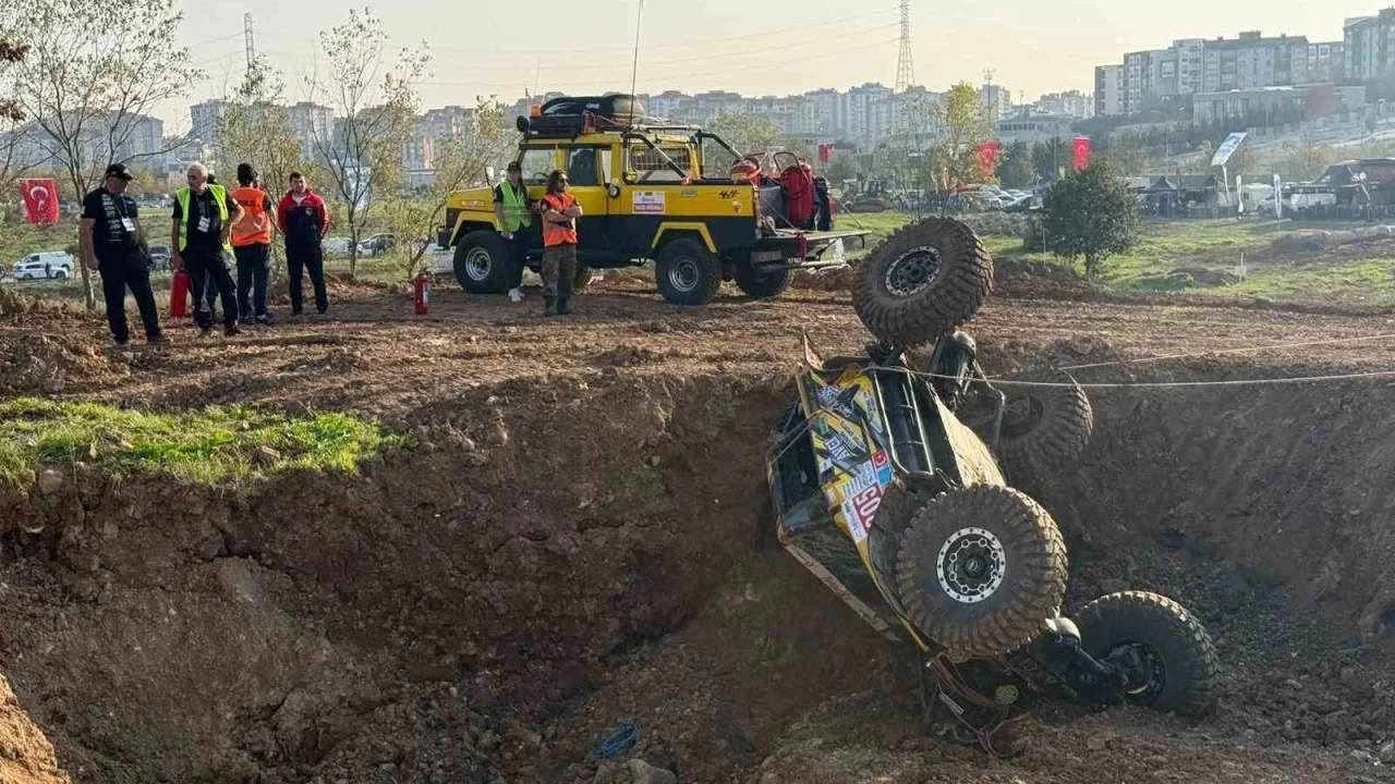 Pendik'te off-road yarışları nefesleri kesti