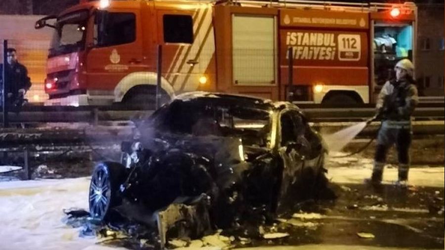 Pendik'te TIR'n arpt ara yand