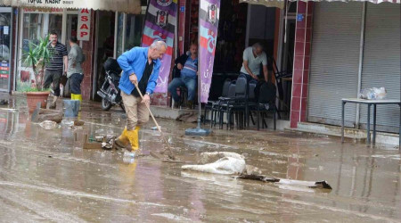 "Piraziz'de selde 39 vatandaş mahsur kaldıkları yerlerden kurtarıldı"