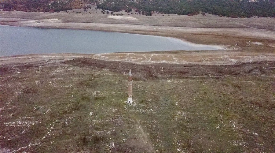 Porsuk Baraj'nn suyu ekilince mazi ortaya kt