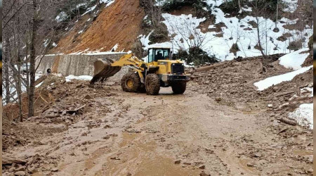 Rize'de Anzer Yaylası yolunda heyelan