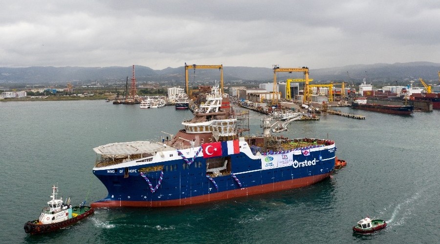 R�zgar t�rbini destek gemisi