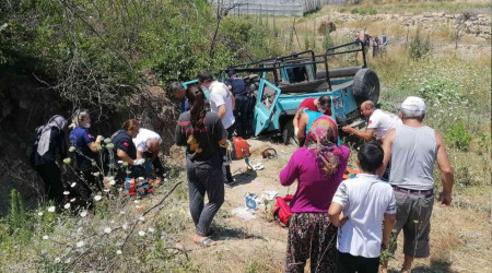 Safari cipi şarampole yuvarlandı: 1 ölü, 9 yaralı