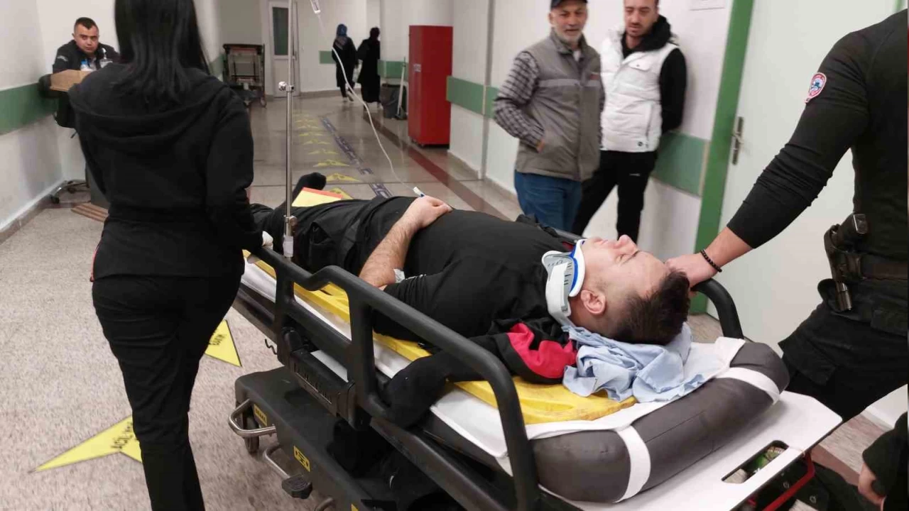 Samsun'da şüpheliyi kovalarken çatıdan düşen polis yaralandı