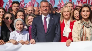 Samsun'daki 19 Mayıs yürüyüşüne katılan Özel: Atatürk'ün partisi iktidara gelecek