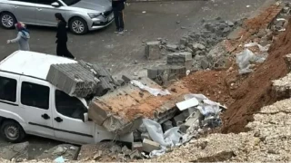 Şanlıurfa'da aşırı yağış istinat duvarını yıktı: O anlar kamerada