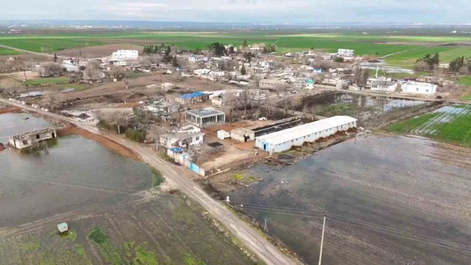 �anl�urfa'da �iddetli ya���lar tarlalar� g�le �evirdi