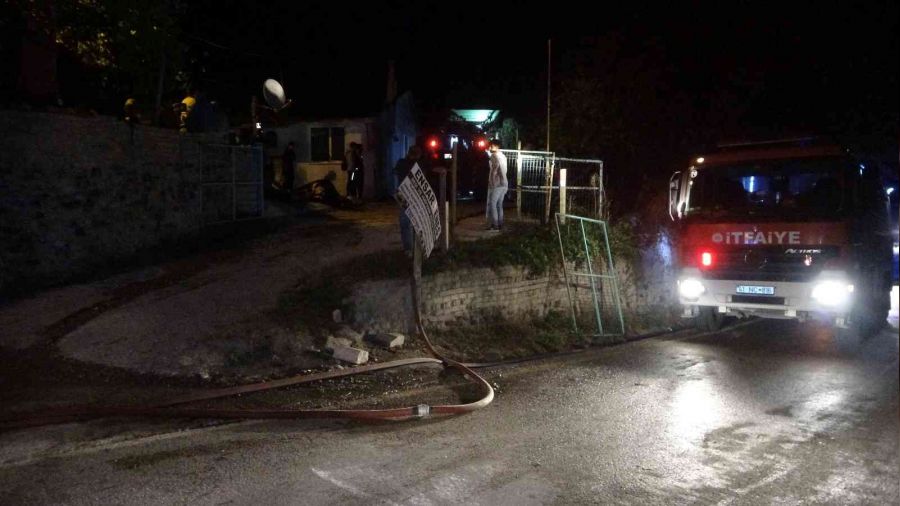 Satışı tamamlanan 10 kurbanlık yangında telef oldu