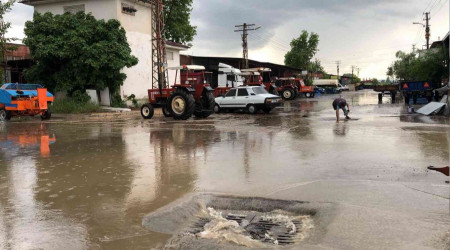 iddetli yamur ve dolu su basknlarna neden oldu