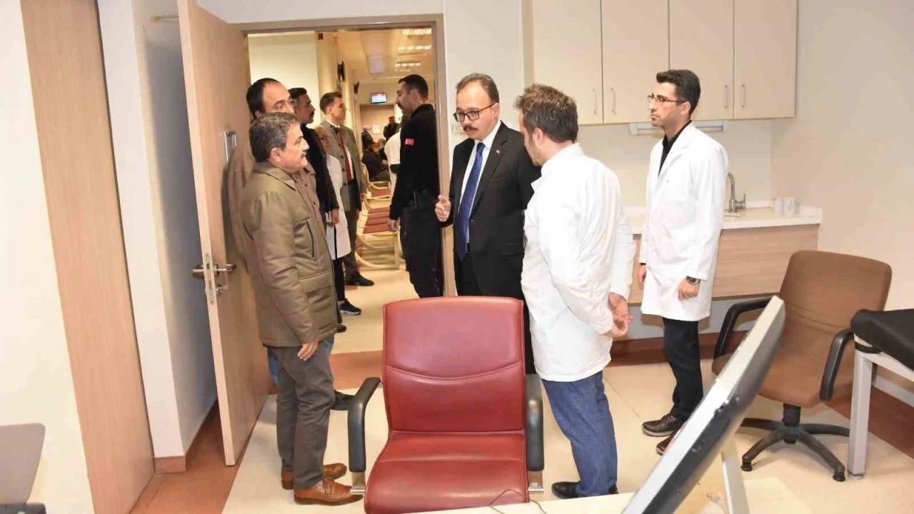 Siirt'te psikiyatri uzman�na sald�r�: 'Beyaz kod' alarm verildi