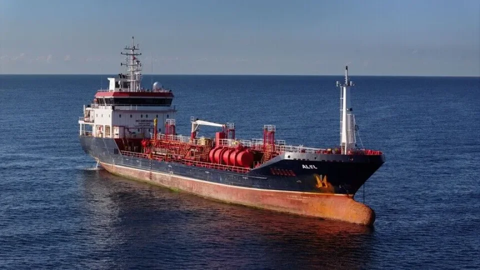 Silivri a��klar�nda iki T�rk bayrakl� ticari geminin �arp��t��� kazaya ili�kin Alsu gemisindeki 9 ��pheli g�zalt�na al�nd�