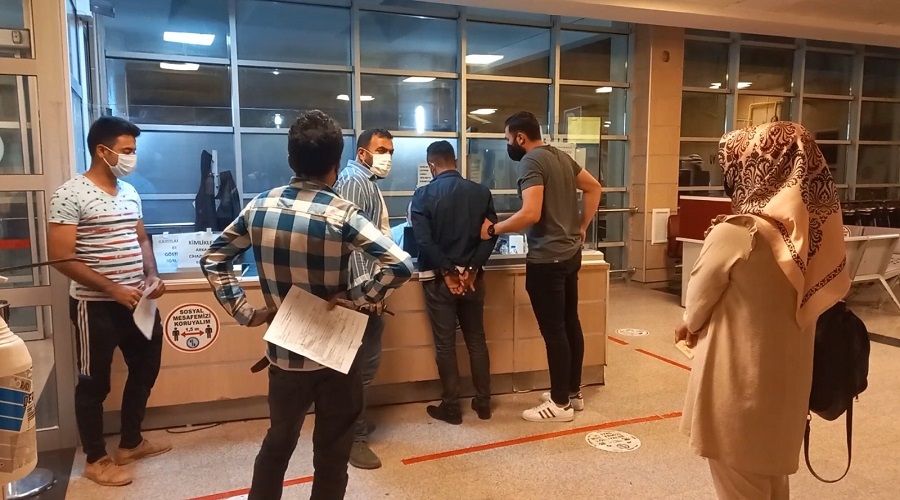 Sınavda maskesine kamera, kulağına böcek yerleştirmiş