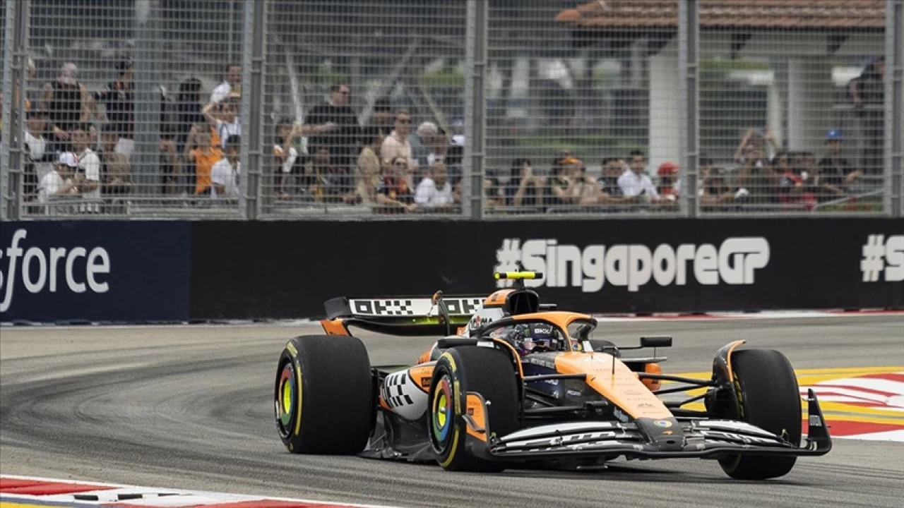 Singapur'da Norris kazand�