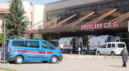 Sınırda askeri araç devrildi: 16 yaralı