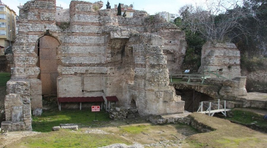 Sinop kaz�ld�k�a tarih ��k�yor