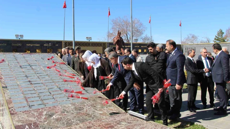 ��rnak'ta �anakkale Zaferi ve �ehitleri an�ld�