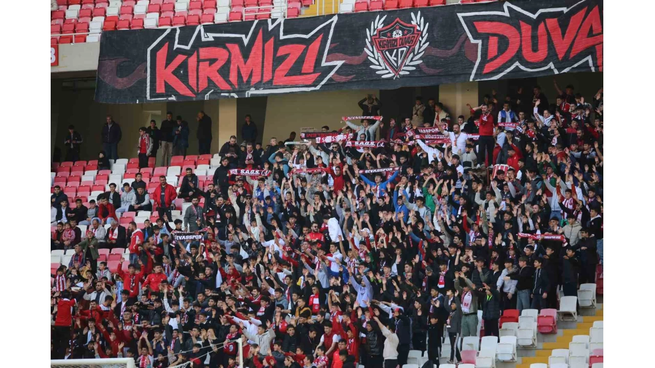 Sivasspor - Fenerbah�e ma��n�n biletleri sat��a ��kt�
