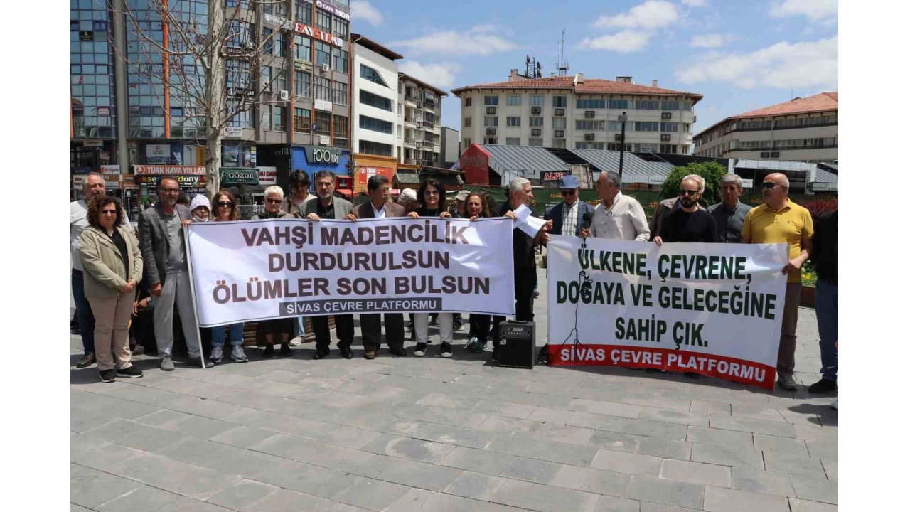 Sivas'ta bir ki�inin �ld��� maden kazas� protesto edildi