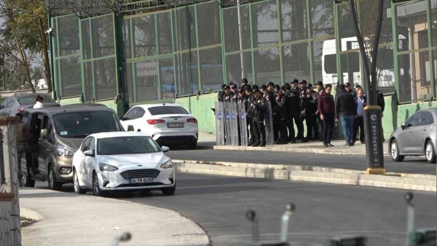 Suç örgütü lideri göç idaresini karıştırdı