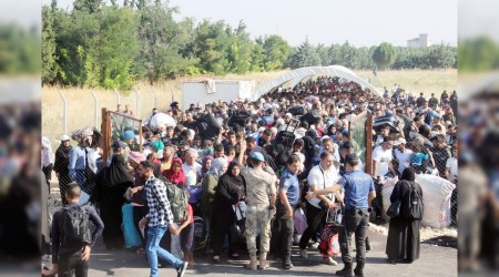 Suriyeliler tatil kuyruğunda