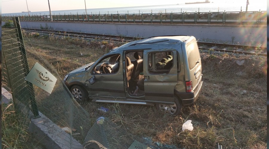 Takla atan ara� demiryoluna yuvarland�