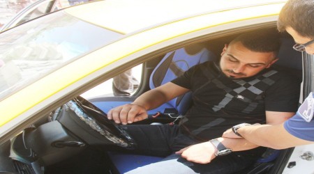 Taksi şoförü yor ortasında sızdı