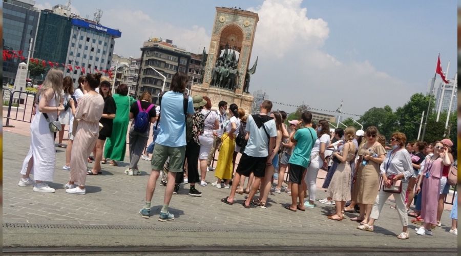 Taksim eski günlerine dönüyor