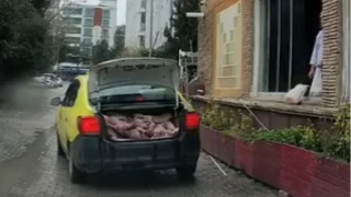Taksinin bagaj�nda uygunsuz et sevkiyat�