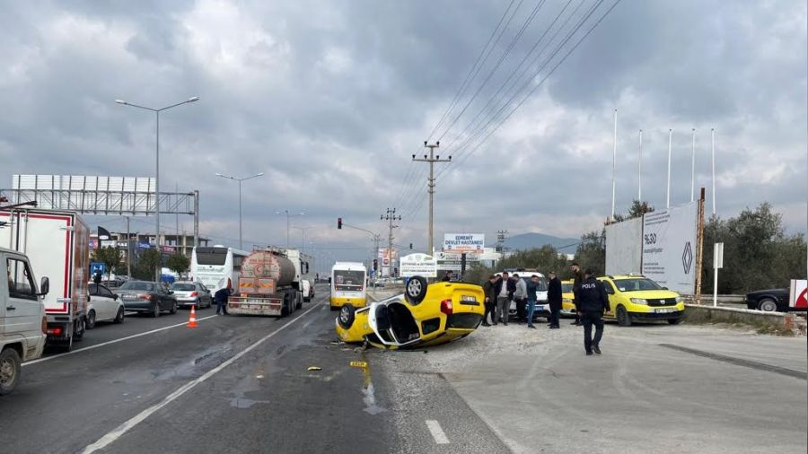 Tankere arkadan �arpan taksi takla att�