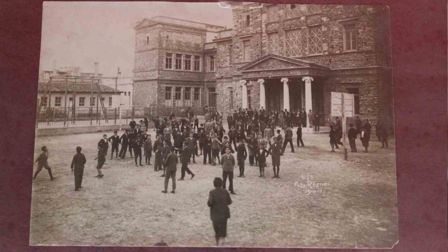 Tarihe y�n veren lise