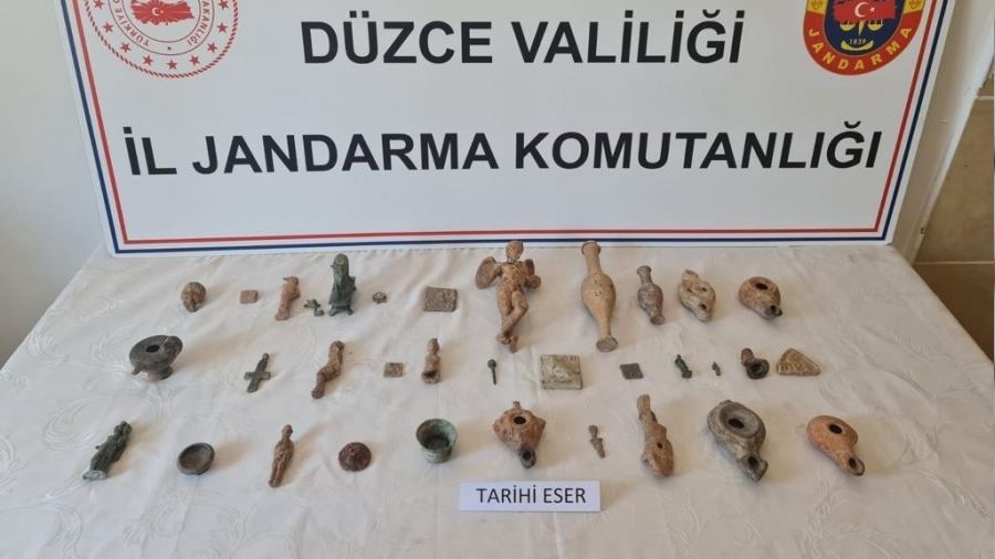 Tarihi eserleri satamadan yakalandı