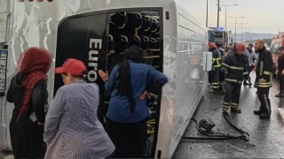 Tarm iilerini tayan otobs devrildi: 12 yaral