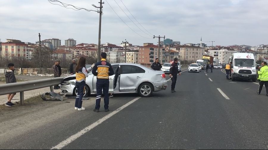 Tekirdağ'da ambulans ile otomobil çarpıştı