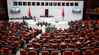  Ter�rs�z T�rkiye s�recinin yasal zeminini olu�turacak �er�eve yasa d�n Meclis Adalet Komisyonu'nda kabul edildi. D�zenleme yar�n Meclis Genel Kurulu'na gelecek