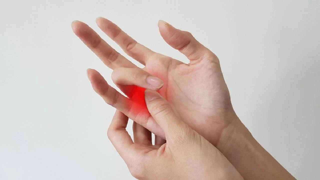 �Tetik parmak� nedir ve nas�l tedavi edilir?