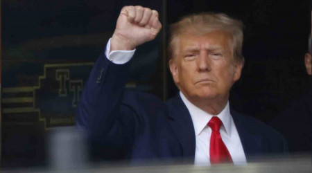 Trump hakim karşısında: Hakkındaki 34 suçlamayı reddetti