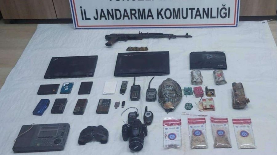 Tunceli'de 4 sığınakta çok sayıda mühimmat ele geçirildi