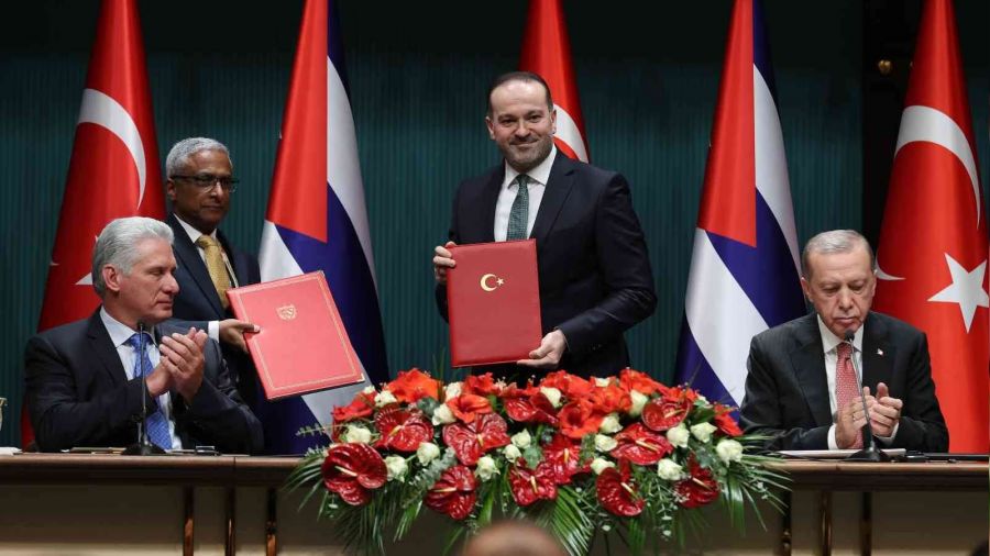 T�rkiye ile K�ba aras�nda 6 anla�ma imzaland�